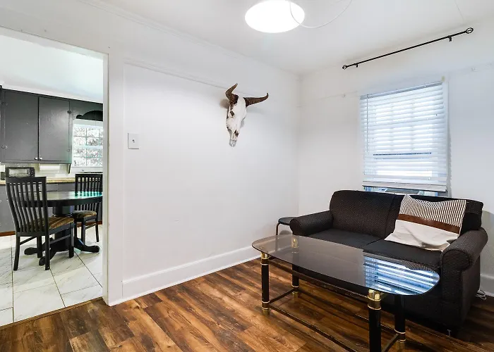 At Your Doorstep, Private Rm * Lafayette