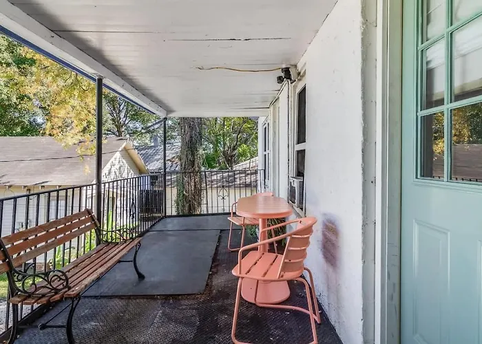 At Your Doorstep, Private Rm * Lafayette
